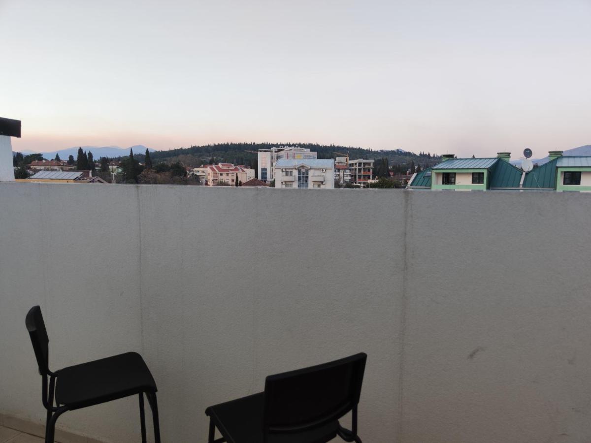Blue Apartment Riverside 波德戈里察 外观 照片