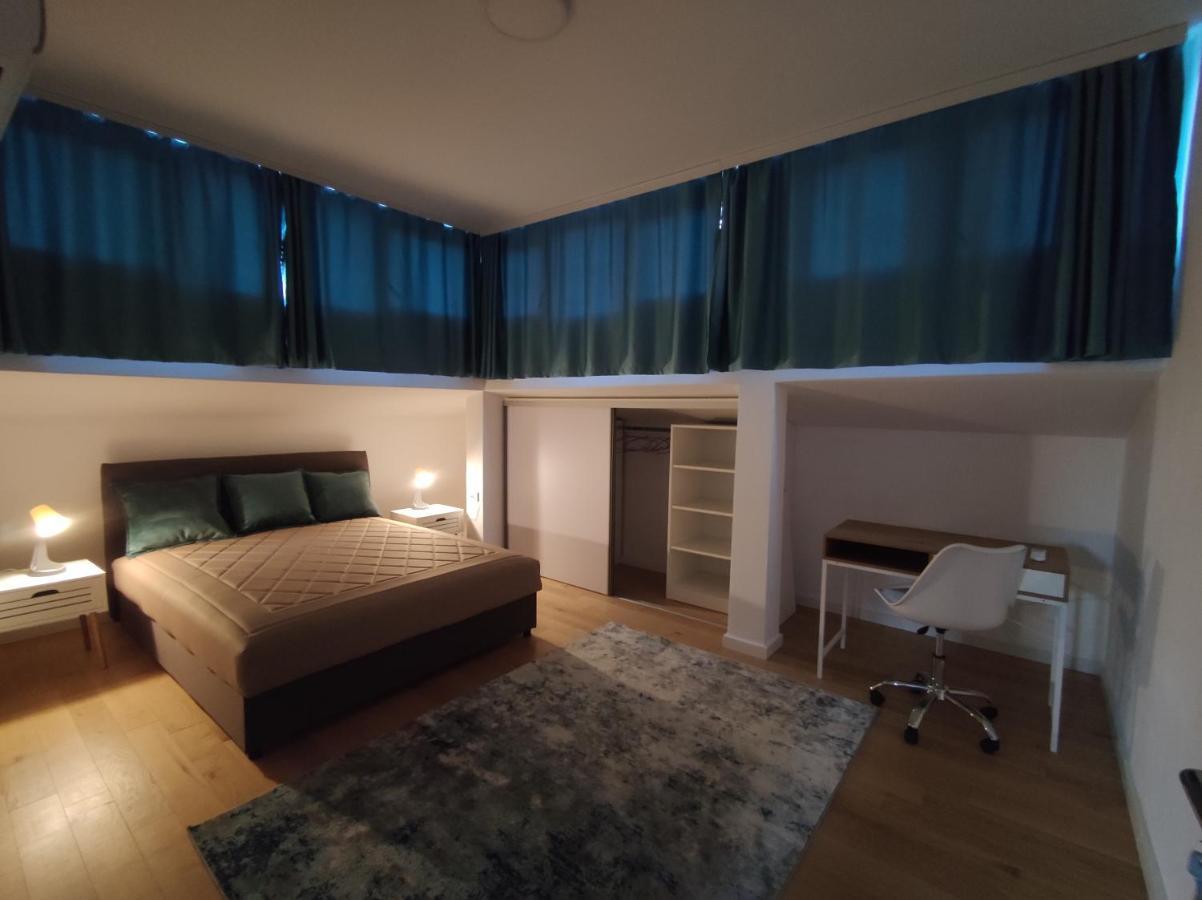 Blue Apartment Riverside 波德戈里察 外观 照片