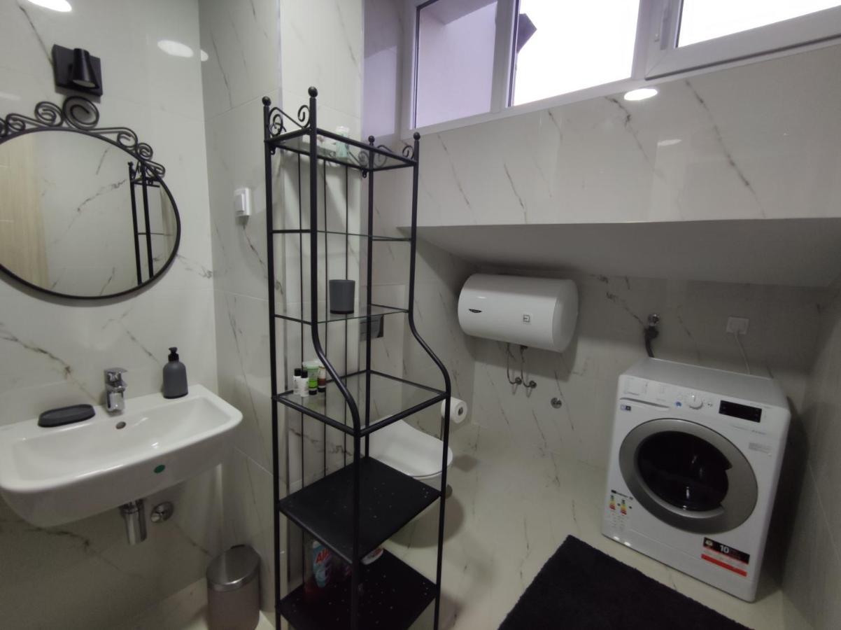 Blue Apartment Riverside 波德戈里察 外观 照片