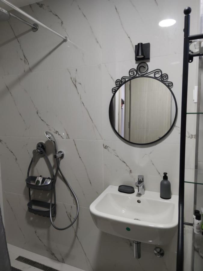 Blue Apartment Riverside 波德戈里察 外观 照片