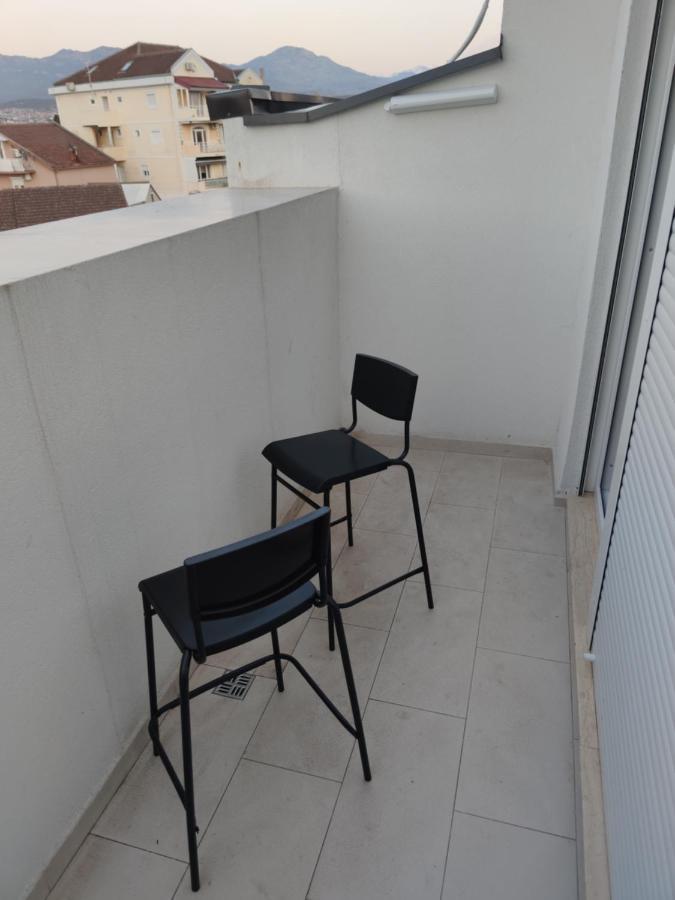 Blue Apartment Riverside 波德戈里察 外观 照片